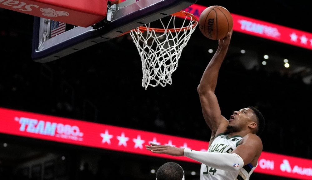 GIANNIS 2.jpg