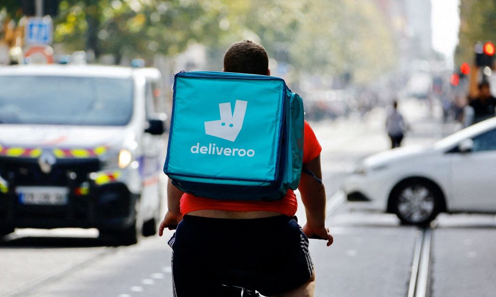 2023 11 21T112350Z 522904631 RC2B8X9XABS5 RTRMADP 5 BRITAIN COURT DELIVEROO.jpg