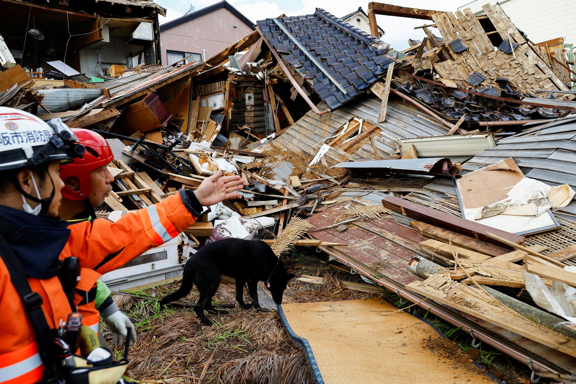 2024 01 04T052531Z 2044308158 RC2SA5ACDZQ7 RTRMADP 5 JAPAN QUAKE.jpg