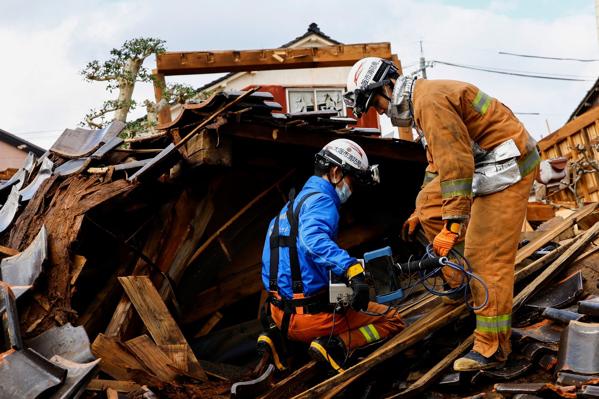 2024 01 04T053953Z 1231289214 RC2SA5AN8WMO RTRMADP 5 JAPAN QUAKE.jpg