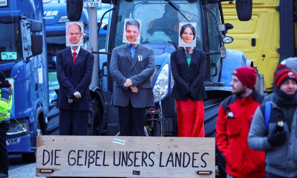 2024 01 15T073227Z 1044793113 RC27I5ABFZ3D RTRMADP 5 GERMANY POLITICS FARMERS PROTEST.jpg