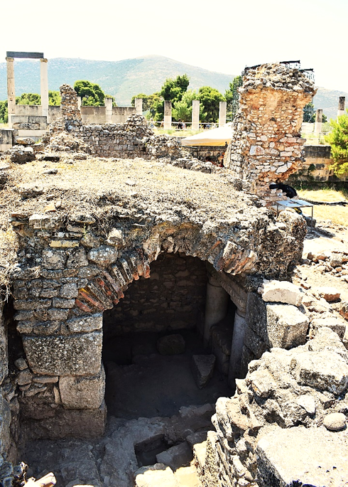 Επίδαυρος: Αποκαλύπτονται σημαντικά κτήρια και οι χρήσεις τους στον περιβάλλοντα χώρο του Ασκληπιείου