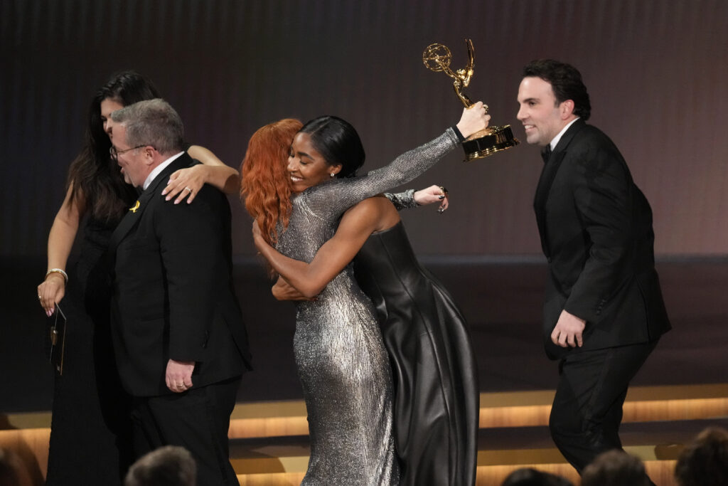 Βραβεία Emmy: “Succession”, “The Bear” και “Beef” οι μεγάλοι νικητές – Η Quinta Brunson γράφει ιστορία