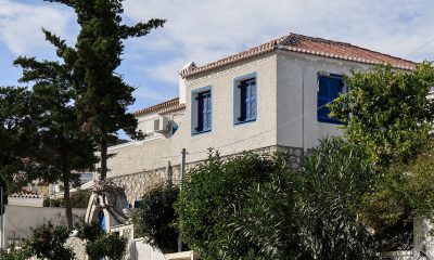 EV27 190124 SPITI SPETSES 1.jpg