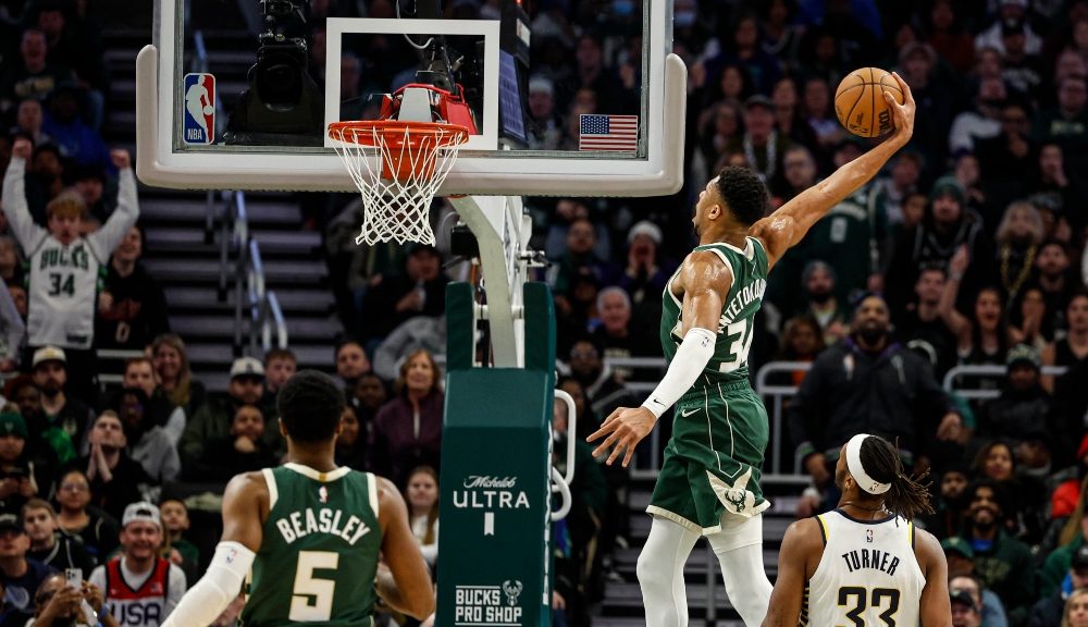 Giannis Antetokounmpo 11.jpg