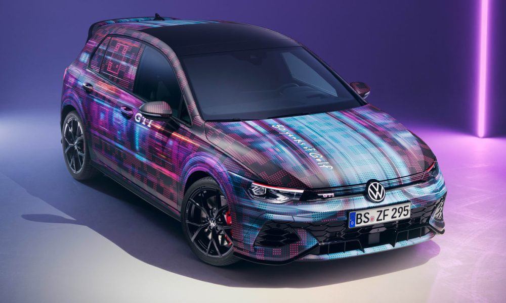 Volkswagen Golf facelift teasers 2024 3.jpg