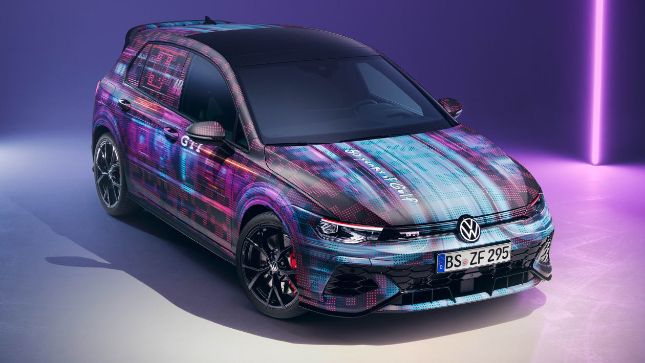 Volkswagen Golf facelift teasers 2024 3.jpg