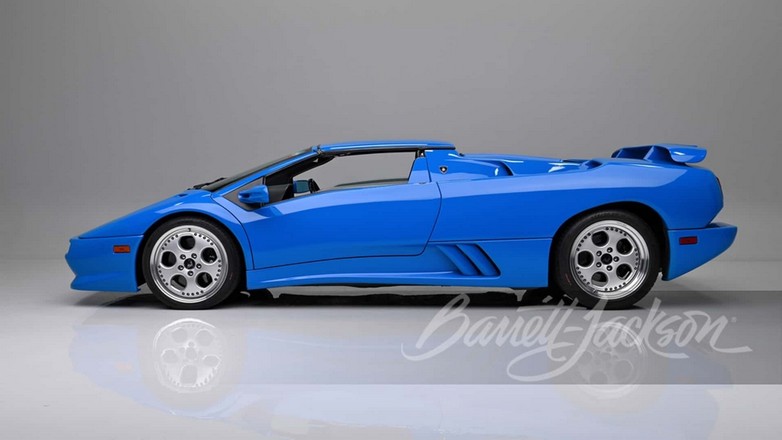 donald trump s lamborghini diablo vt roadster side profile.jpg