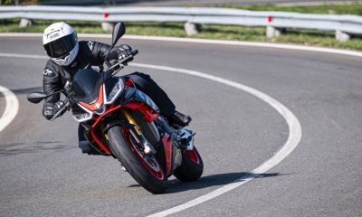 1diablo supercorsa sp v4 action.jpg