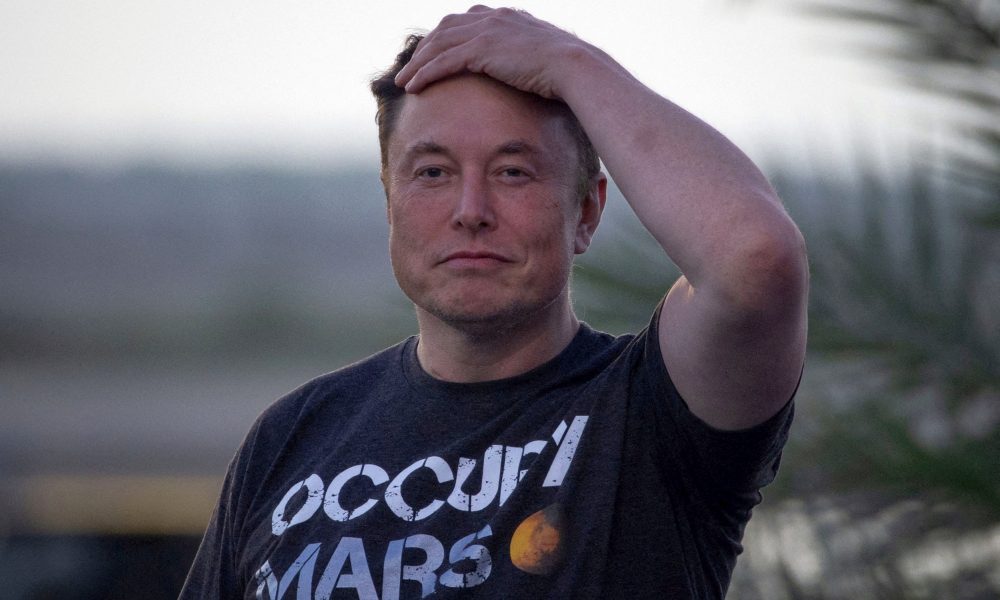 2022 11 07T160659Z 1833047576 RC224W98332U RTRMADP 5 USA ELECTION MUSK.jpg