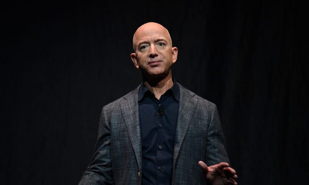 2022 11 14T122843Z 1855984966 RC2NLX90KXU3 RTRMADP 5 JEFF BEZOS WEALTH 1024x683.jpg