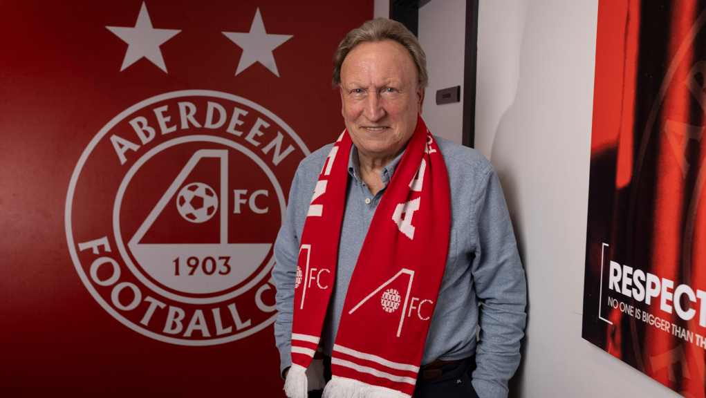 20240205 neil warnock1 1980x1114δσδσσδδσ.jpg