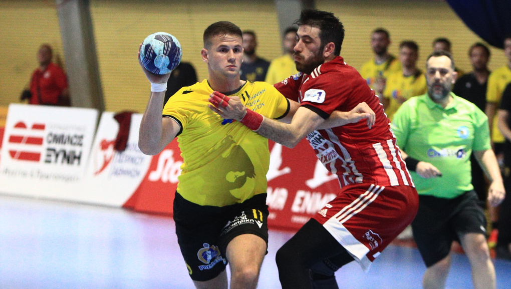 AEK Olympiacos Handball 1.jpg