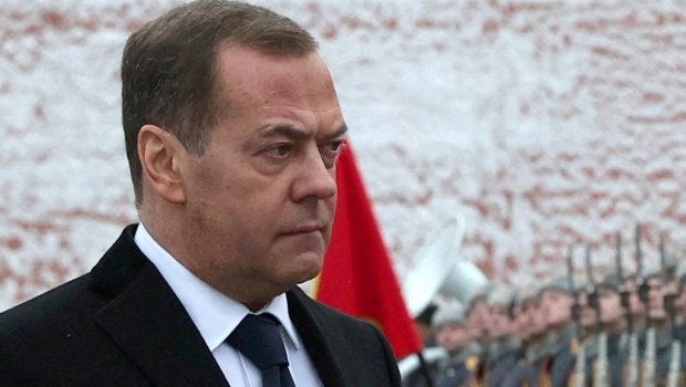 2024 03 04T155257Z 142196161 RC2A86AA75P1 RTRMADP 5 UKRAINE CRISIS RUSSIA MEDVEDEV 620x350.jpg