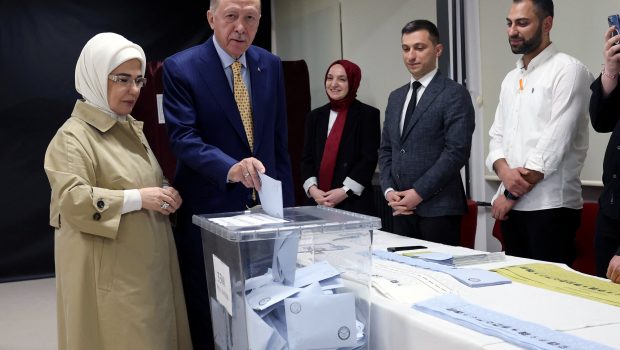 2024 03 31T112609Z 1586905065 RC2ZW6AWL8PN RTRMADP 5 TURKEY ELECTION 620x350.jpg