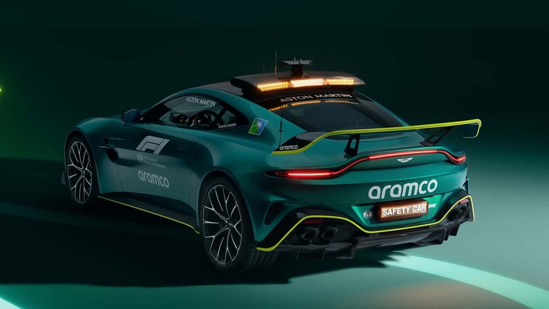 2024 aston martin vantage f1 safety car 1.jpg