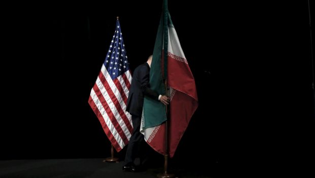 us iran flags001 620x350.jpg