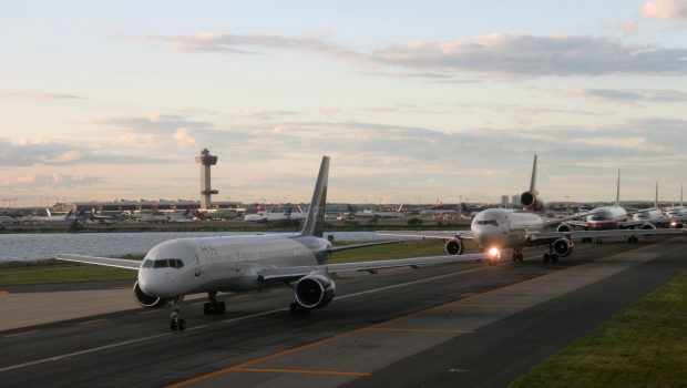 JFK Plane Queue 620x350.jpg