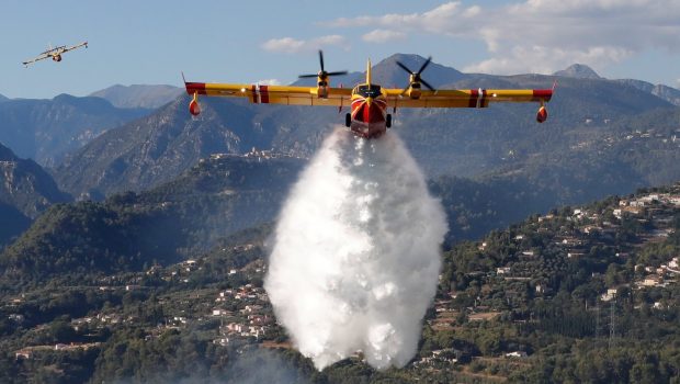 2017 07 24T204534Z 1779956443 RC185FA58EA0 RTRMADP 3 FRANCE WILDFIRES 620x350.jpg