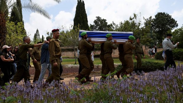 2024 05 12T200426Z 1384277477 RC2ZO7AK8W75 RTRMADP 5 ISRAEL PALESTINIANS SOLDIER FUNERAL 620x350.jpg