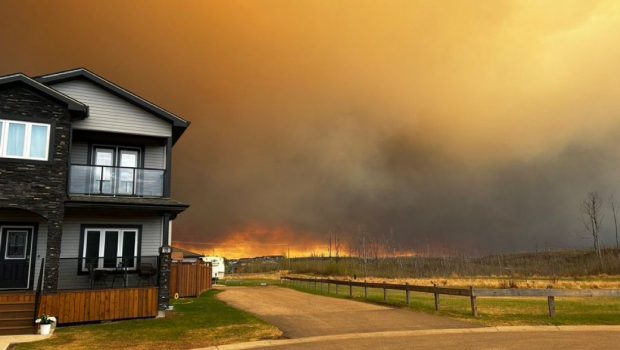 canada wildfire 620x350.jpg