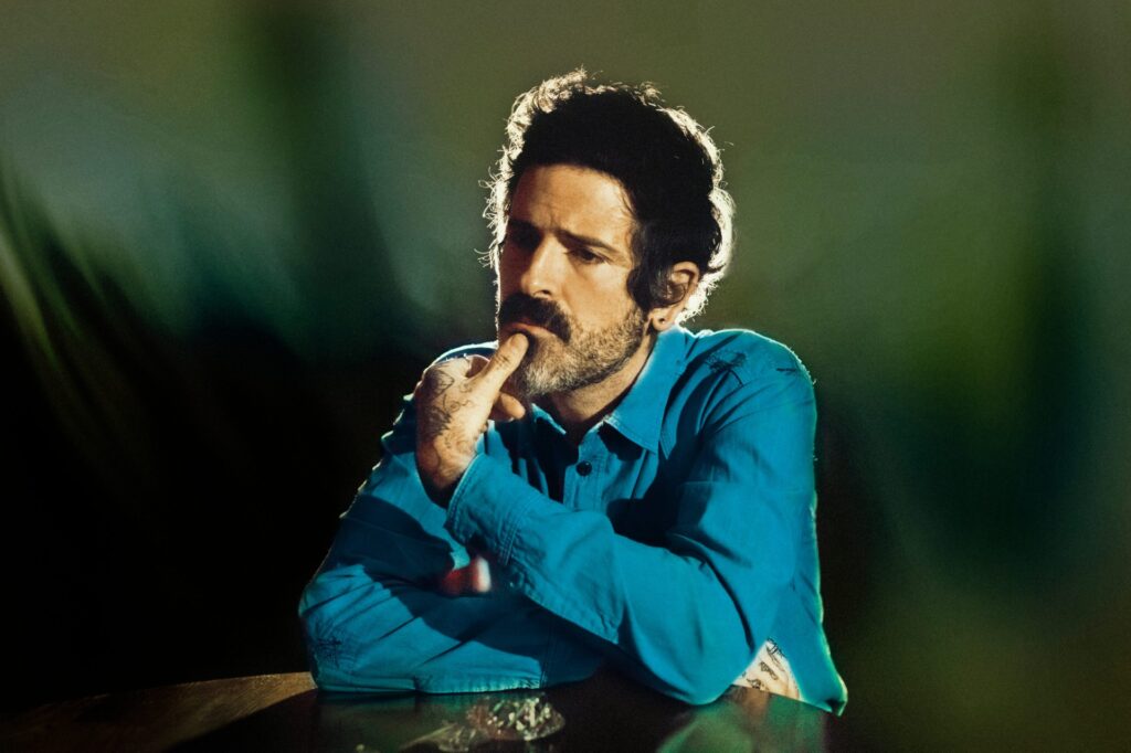 thumbnail Devendra Banhart photo by Dana Trippe 1024x682.jpg