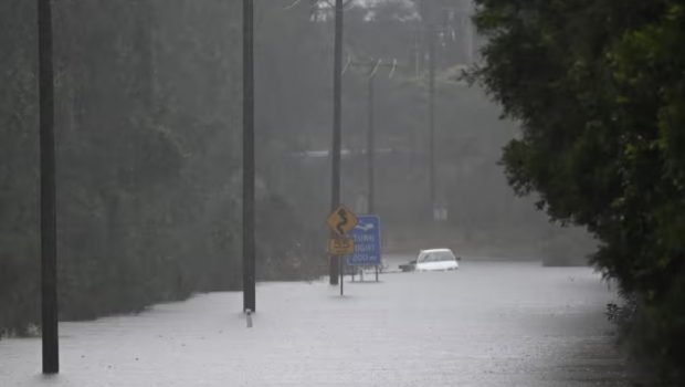 australia flood 620x350.jpg