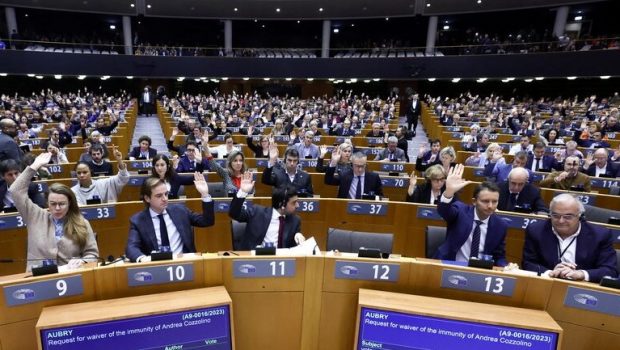 parliament eu ta nea 620x350.jpg