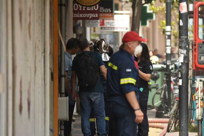 Πυρκαγιά σε διαμέρισμα στο κέντρο της Λάρισας – Απεγκλωβίστηκαν τρία άτομα