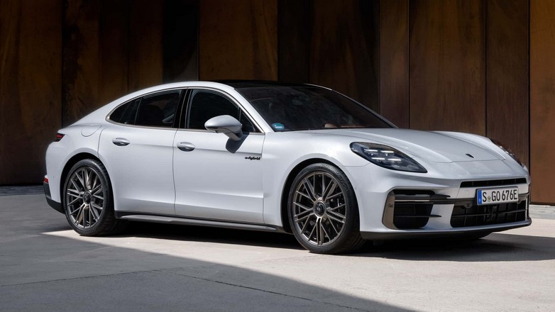 2025 porsche panamera turbo s e hybrid 1.jpg