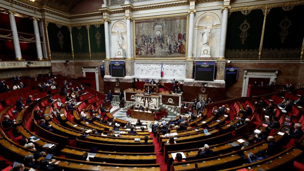 france parliament 620x350.jpg