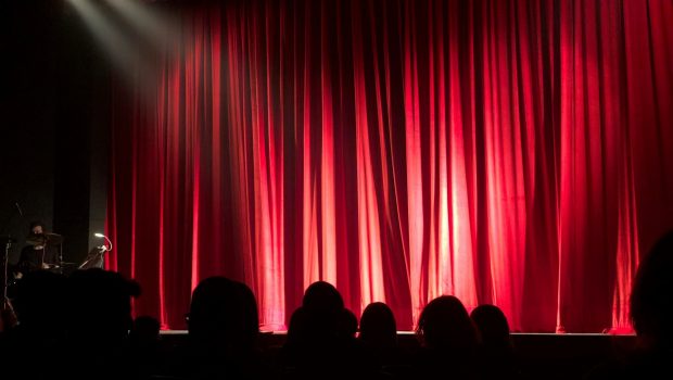 theatre curtain 620x350.jpg