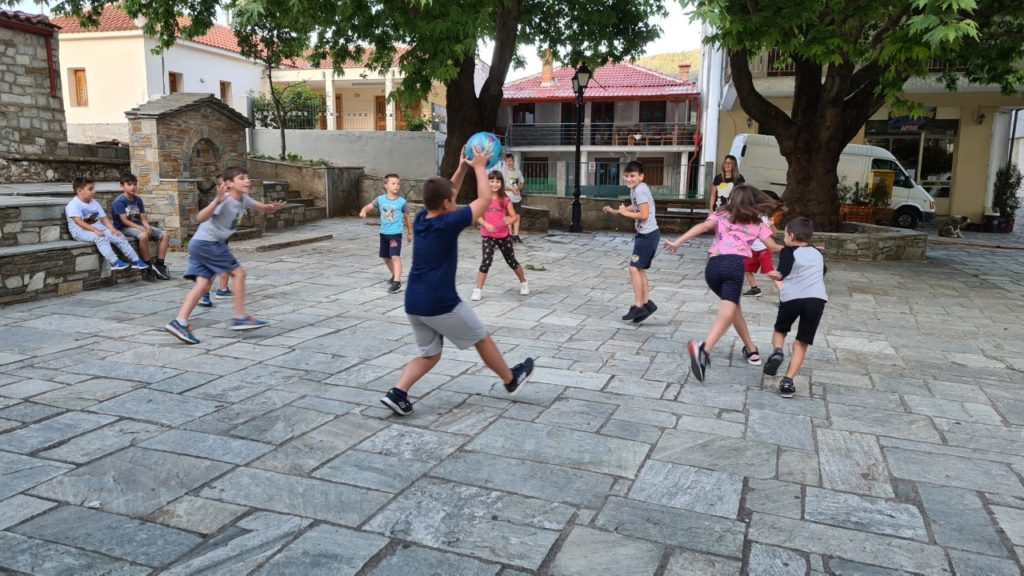 Νεανικές χαρούμενες φωνές στην Καλλιπεύκη Ολύμπου