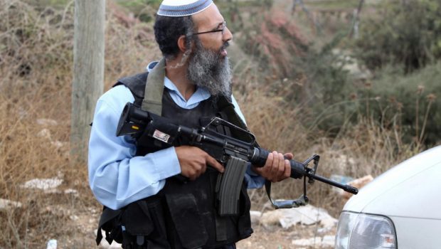 israeli settler 620x350.jpg