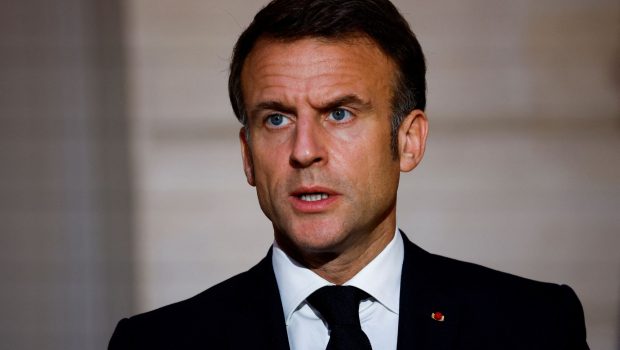 MacronTrouble1 620x350.jpg