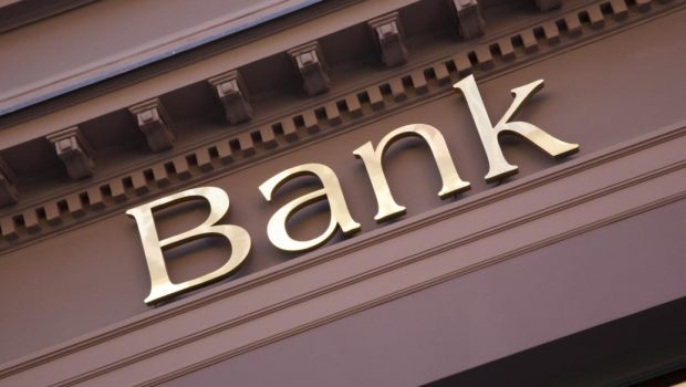 bank banking 620x350.jpg