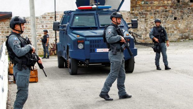 kosovo policemen 620x350.jpg