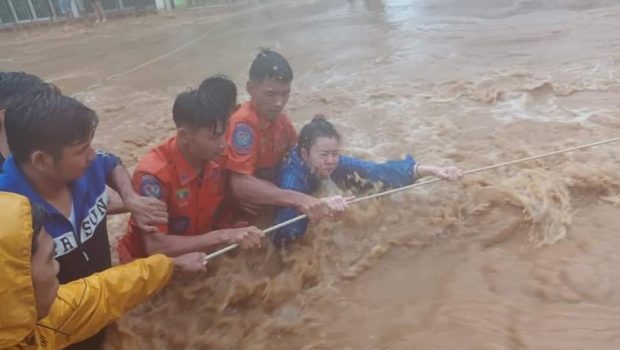 myanmar floods 620x350.jpg