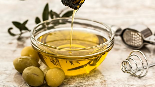 olive oil 968657 620x350.jpg