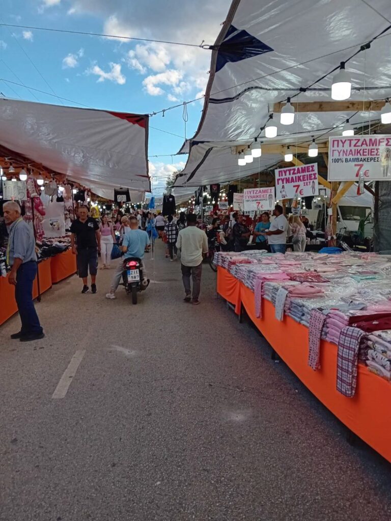 Ξεκίνησε το περίφημο παζάρι των Τρικάλων