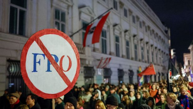 2024 10 03T174208Z 1469561169 RC25DAA90FXS RTRMADP 5 AUSTRIA POLITICS PROTEST 620x350.jpg