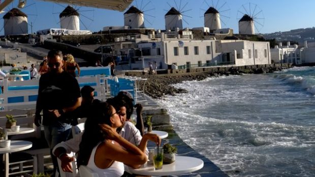 mykonos1 2 620x350.jpg