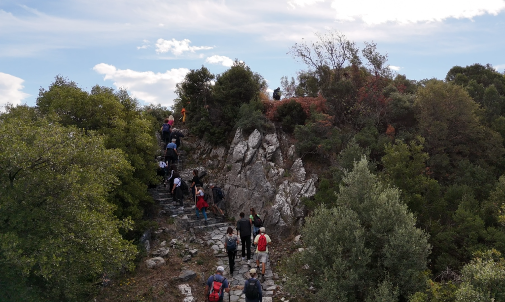 Tsagarada Escape Festival 2024 – Περπάτησαν στα καλντερίμια και τα μονοπάτια της Τσαγκαράδας